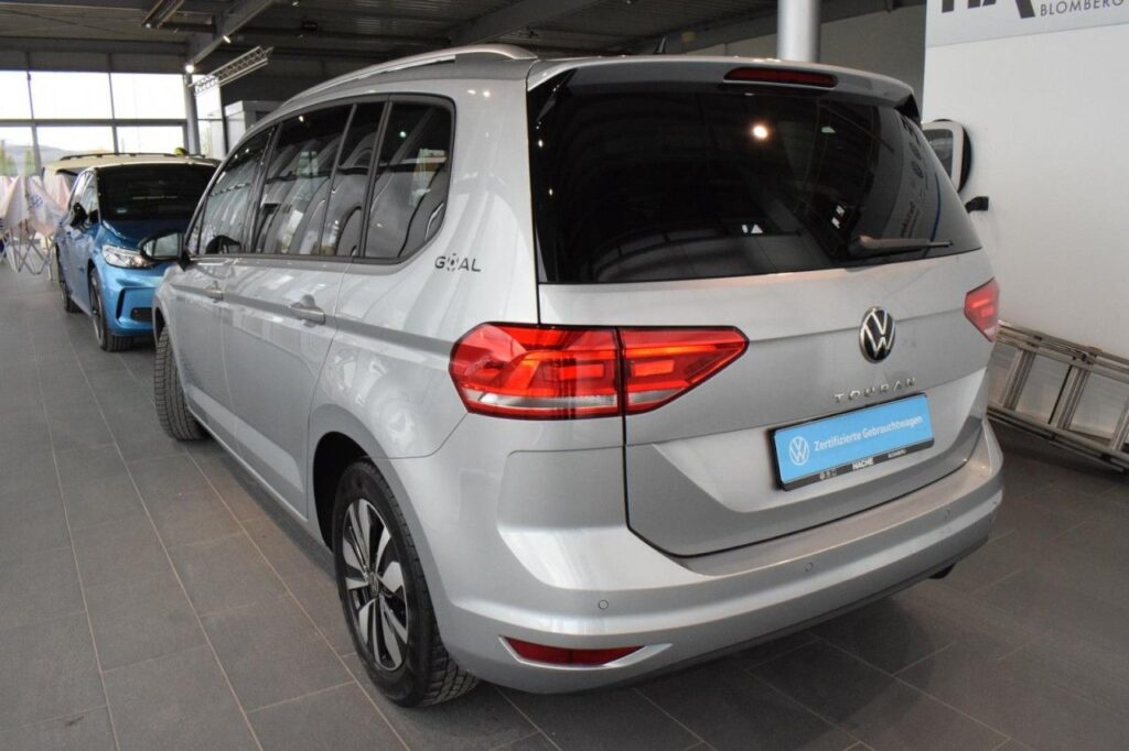 Volkswagen Touran Exposé-Bild 4