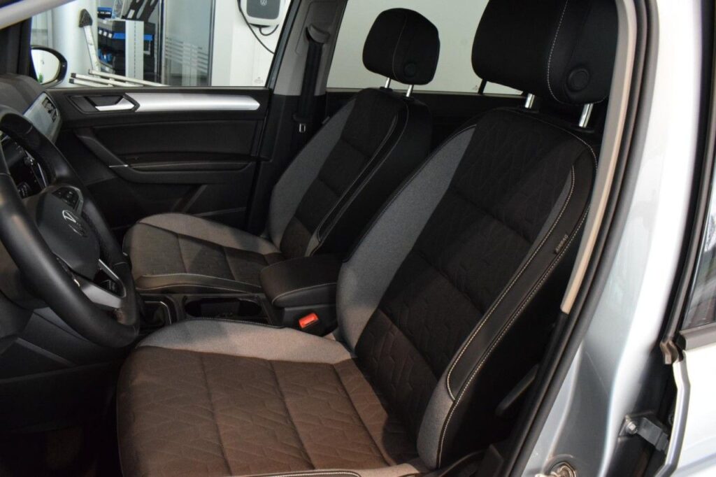Volkswagen Touran Exposé-Bild 7