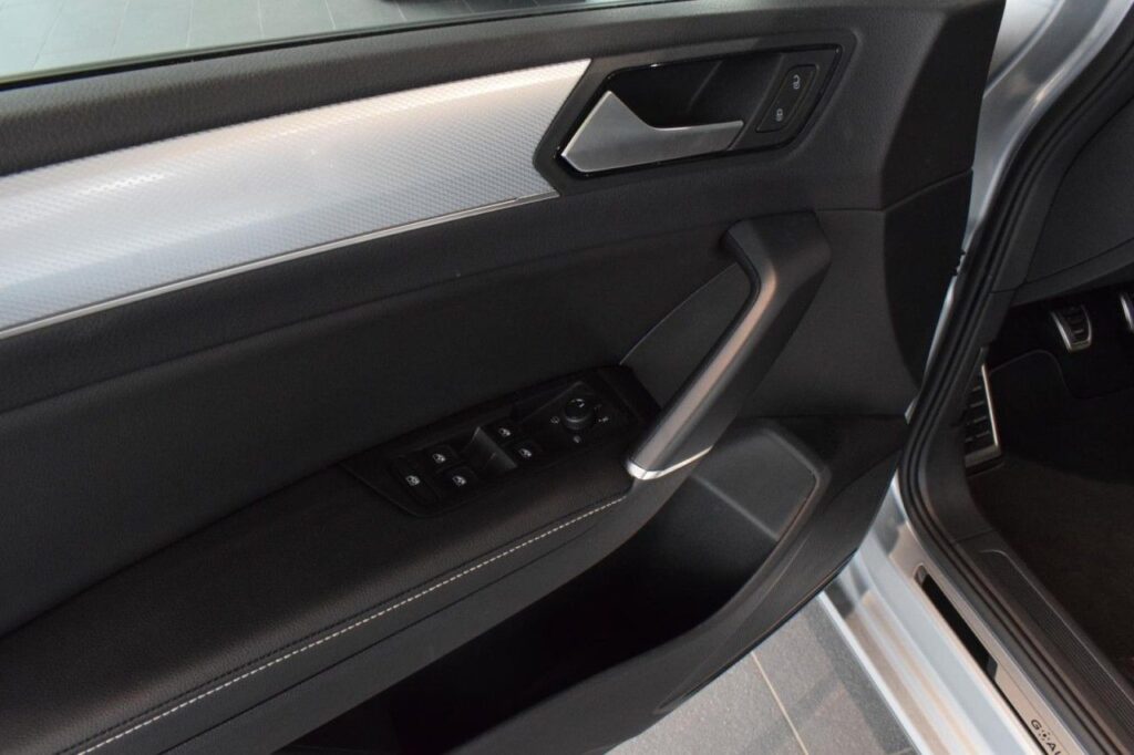 Volkswagen Touran Exposé-Bild 10