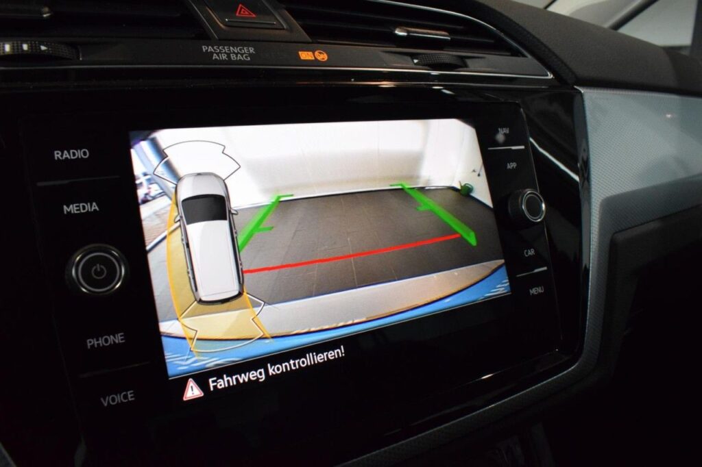 Volkswagen Touran Exposé-Bild 16