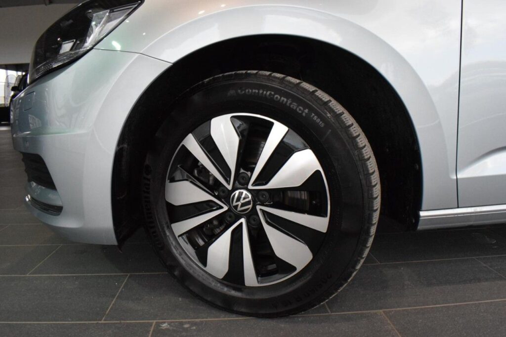 Volkswagen Touran Exposé-Bild 18