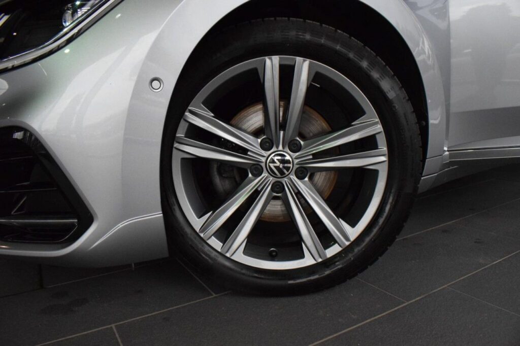 Volkswagen Arteon Exposé-Bild 16