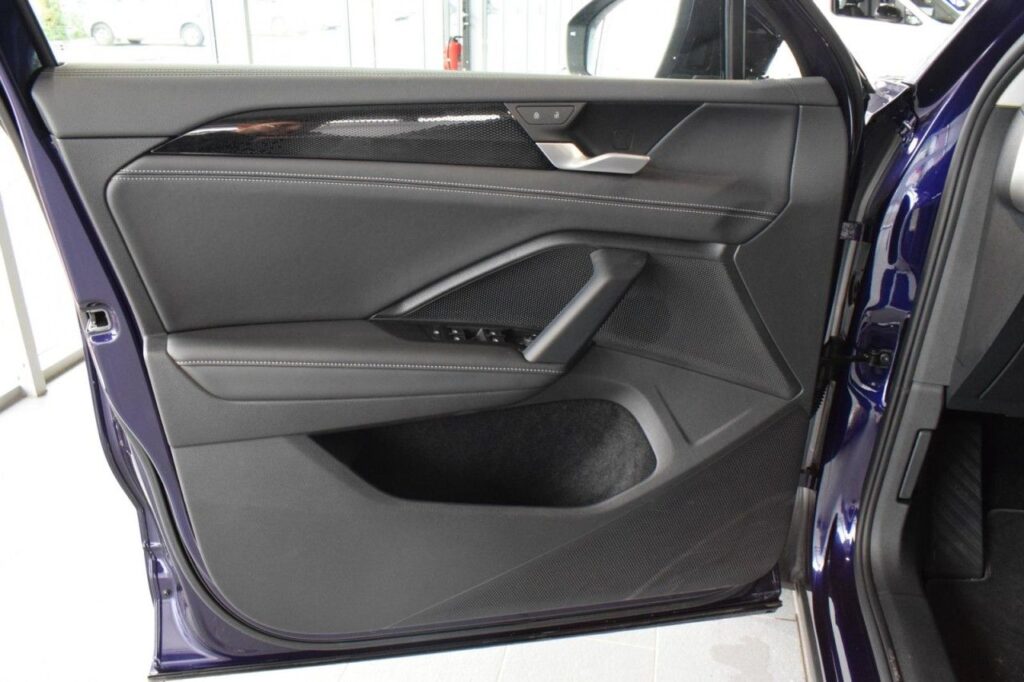 Volkswagen Tayron Exposé-Bild 6