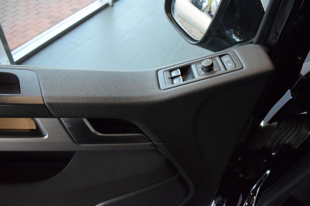 Volkswagen T6 Multivan Exposé-Bild 6